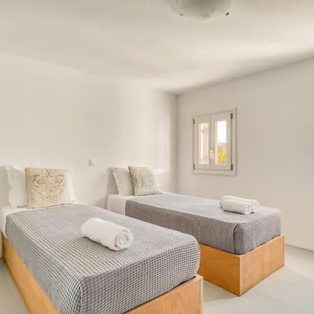 Villa Asterias - Cycladic House Close To The Ambelas